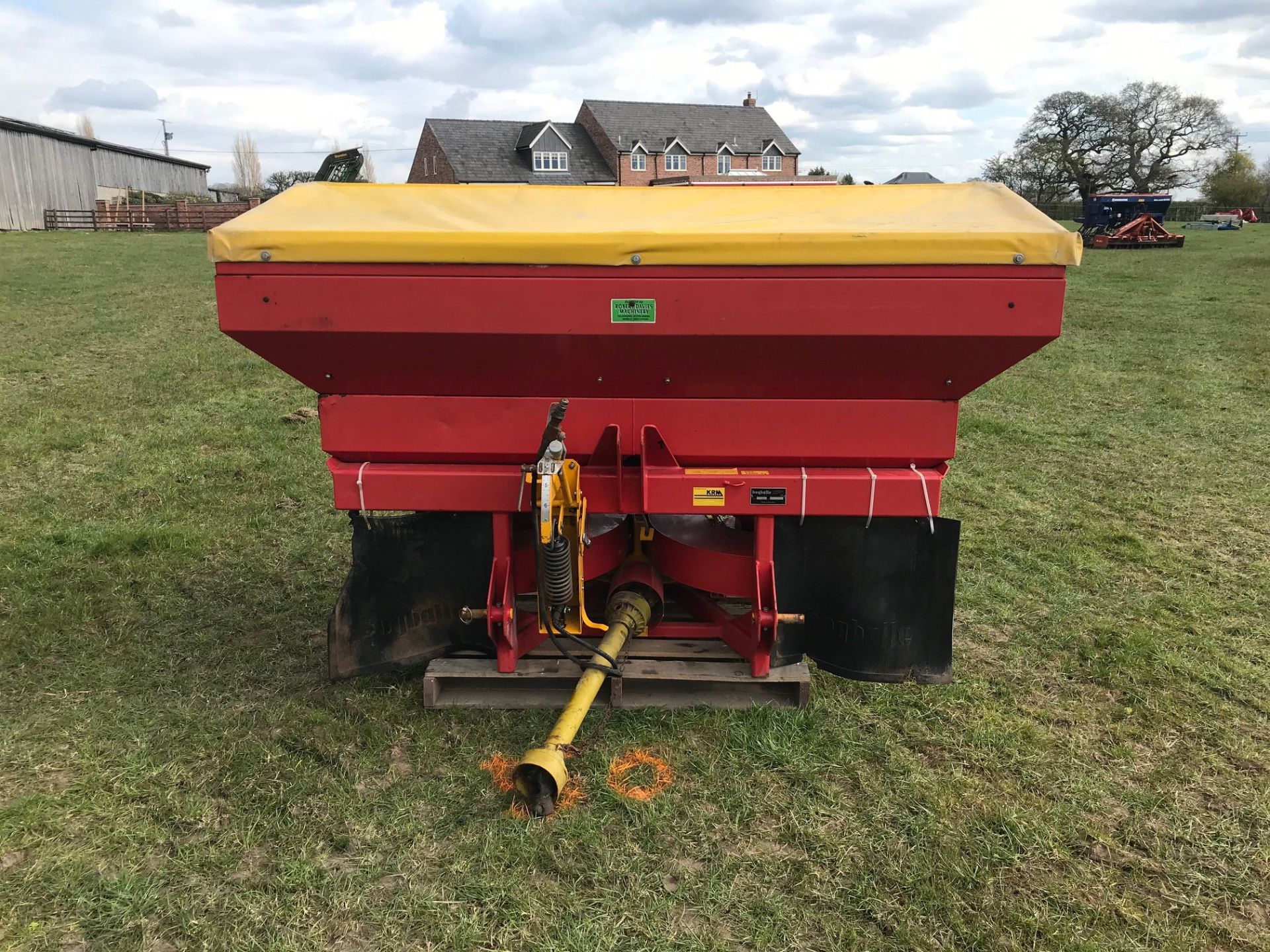 KRM DZS fertilizer spreader - Image 2 of 2