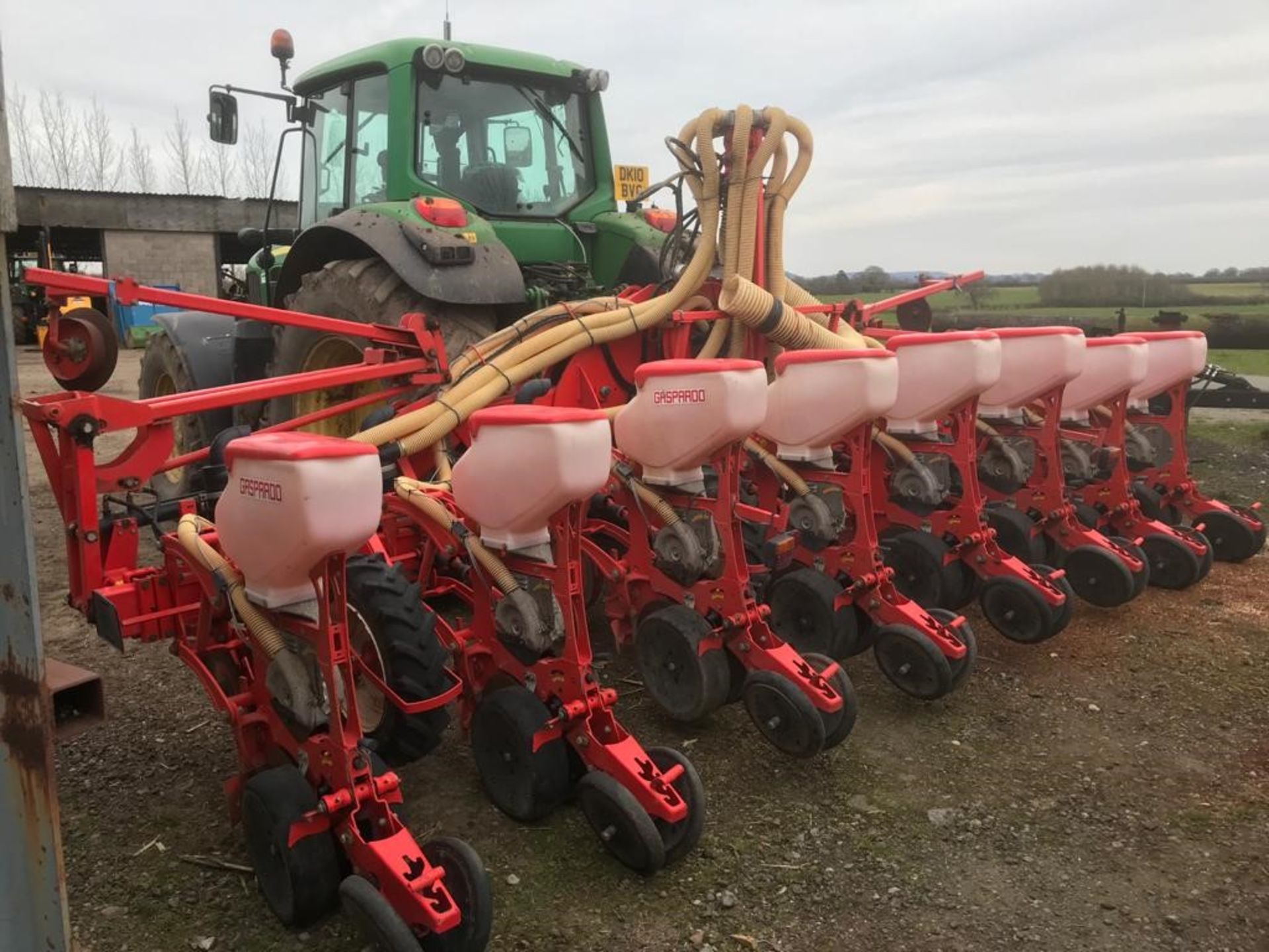 Gaspardo 8 Row Maize Drill plus Kvernland Fert Tank