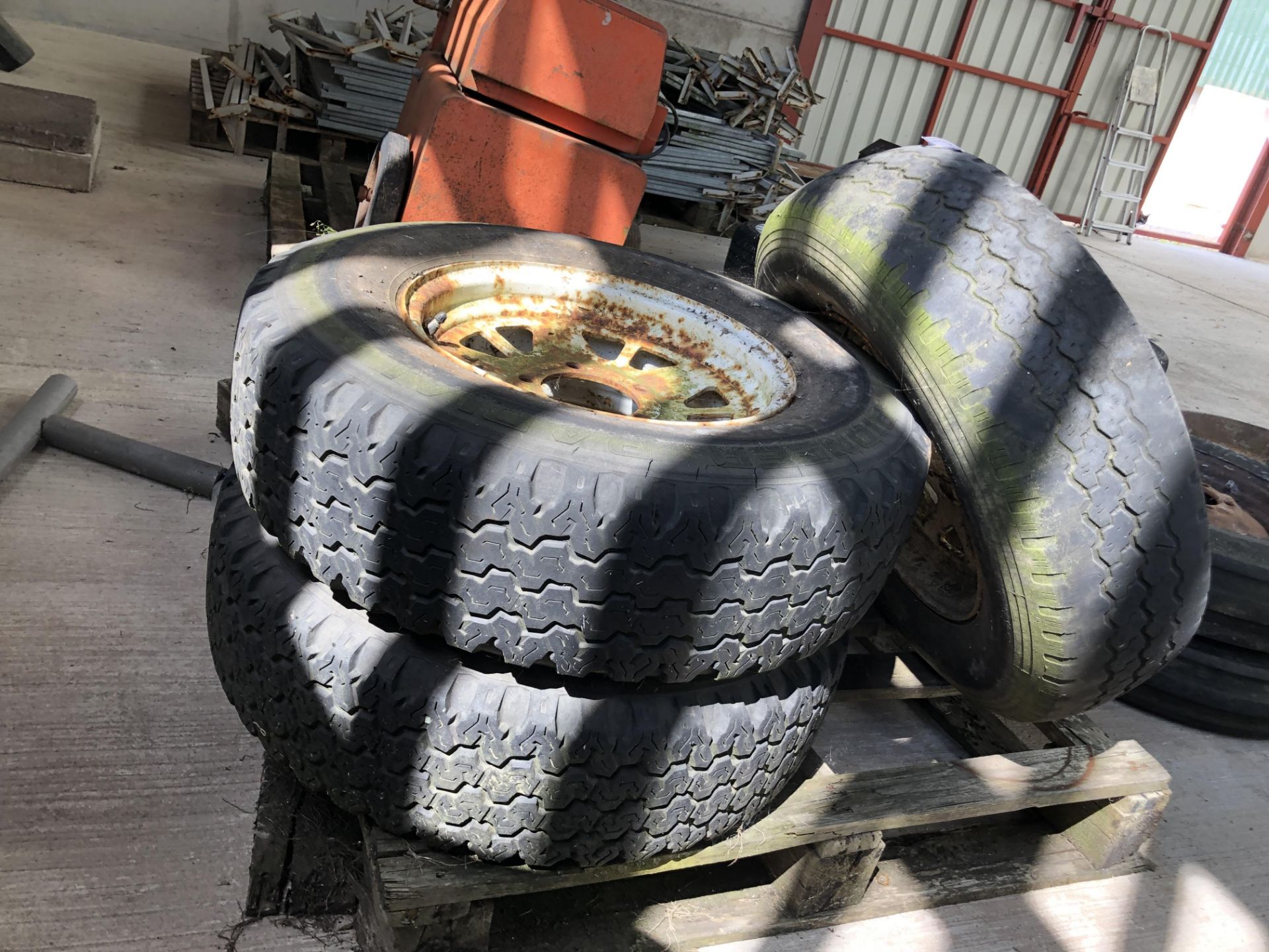 4x Wheels & 3x Tyres - Image 3 of 5