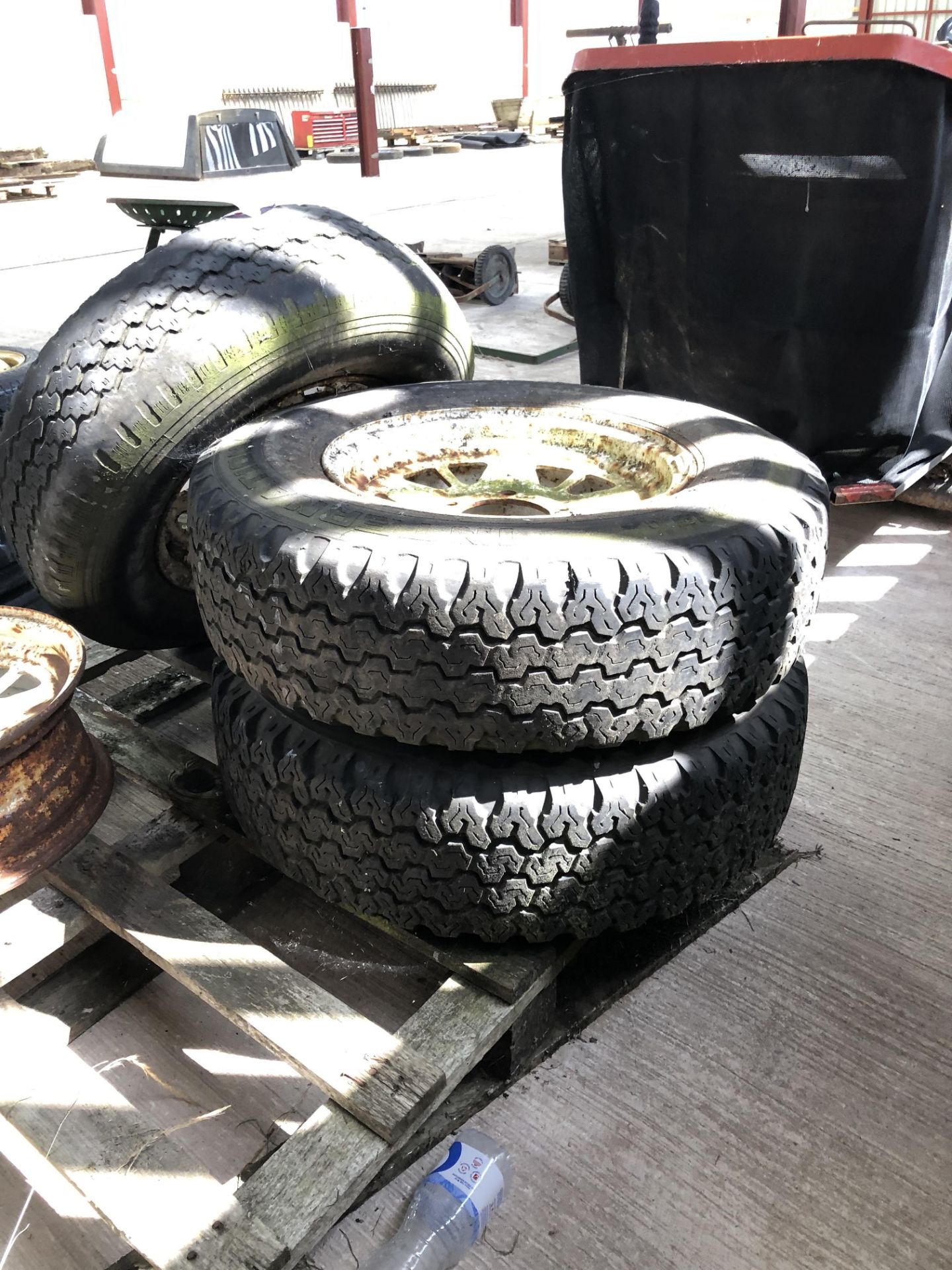 4x Wheels & 3x Tyres - Image 2 of 5