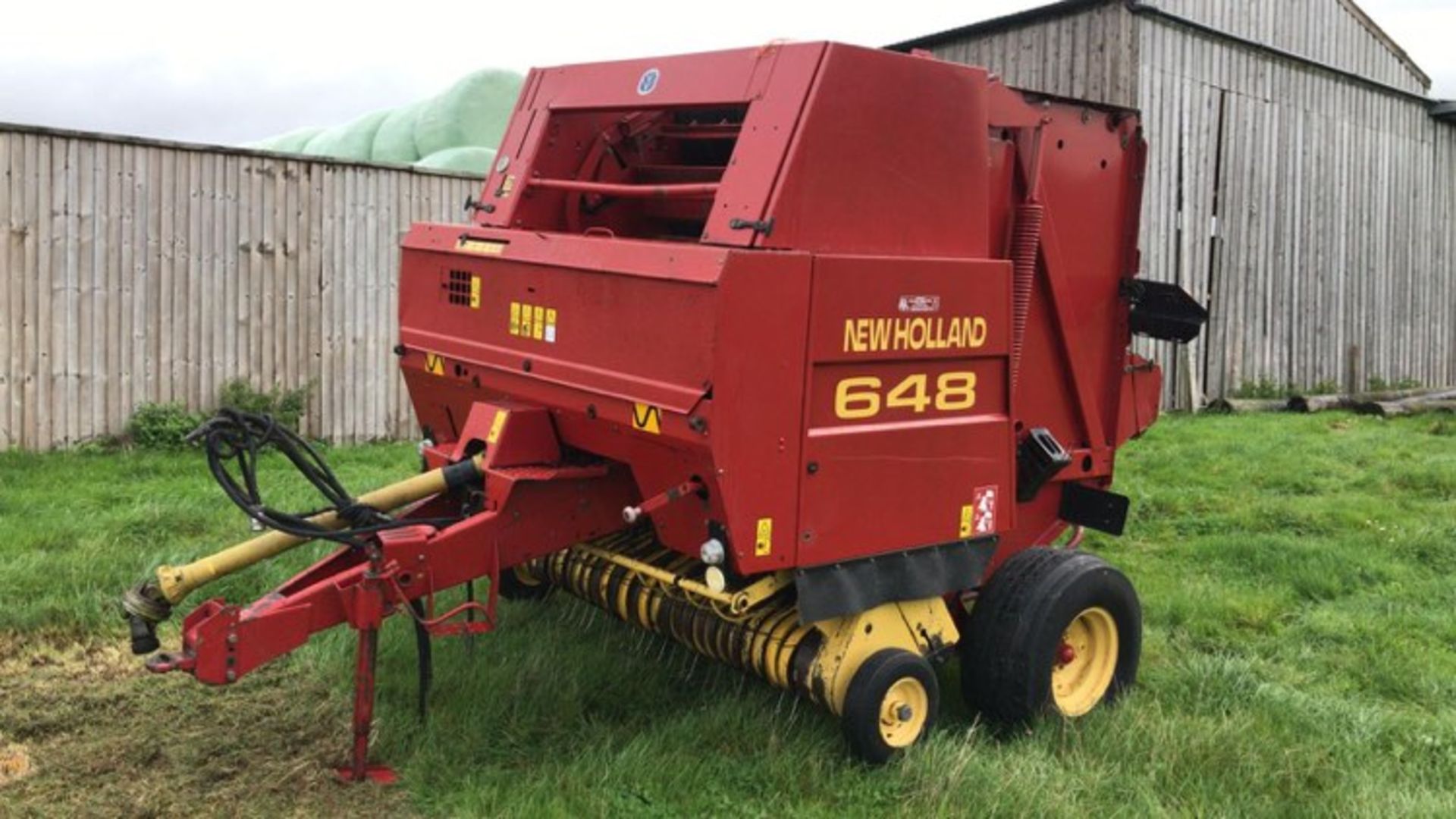 1999 New Holland 648 Variable Chamber Round Baler with control box
