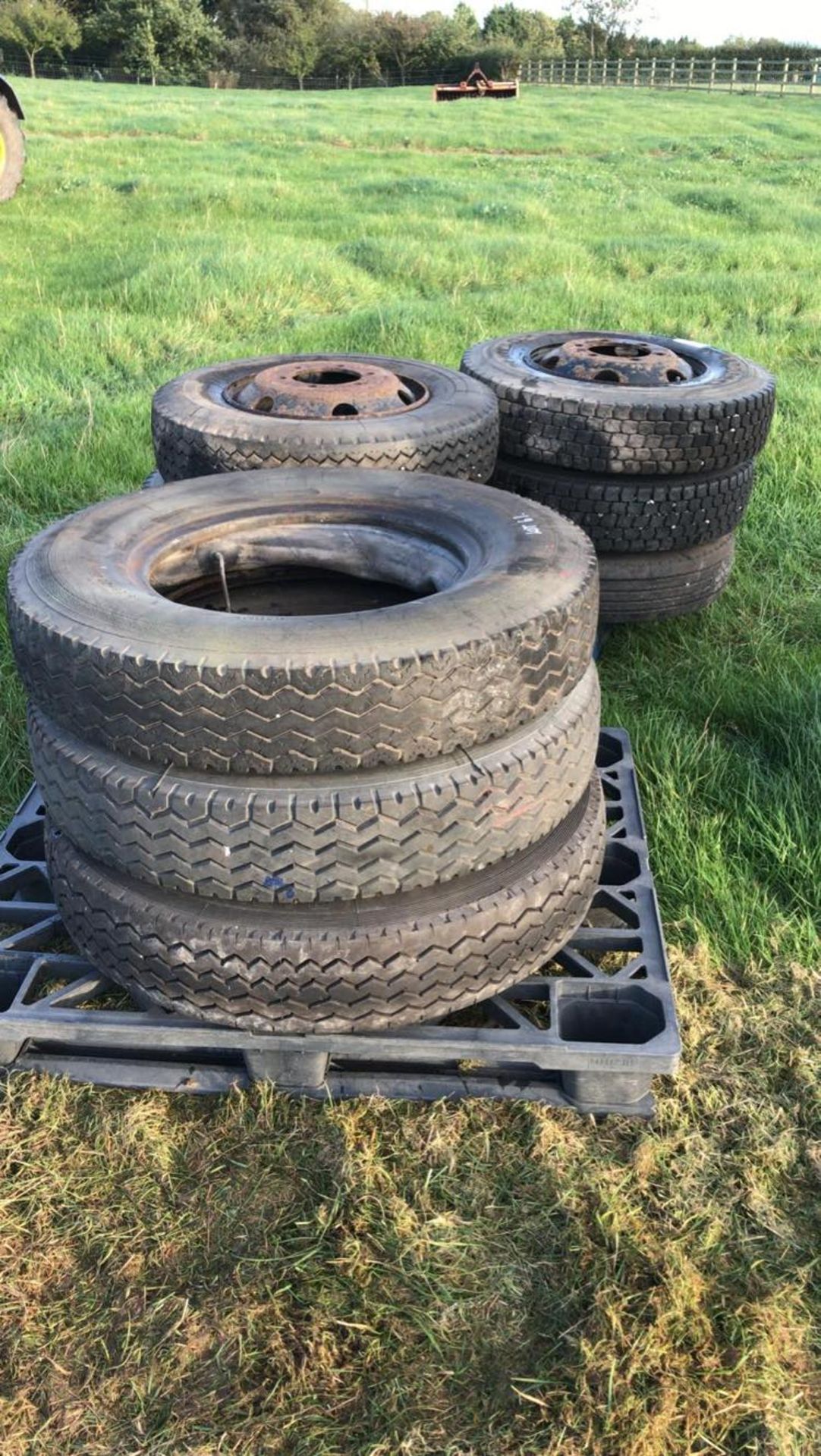 9x Tyres and Wheels