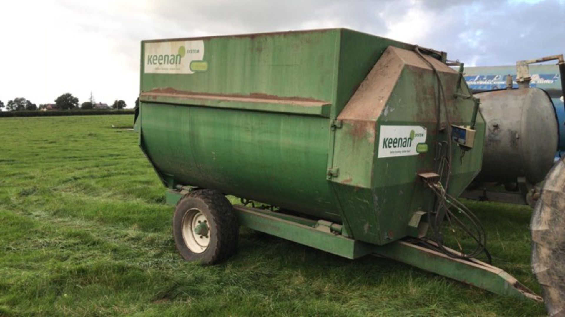 Keenan EF100 Feeder