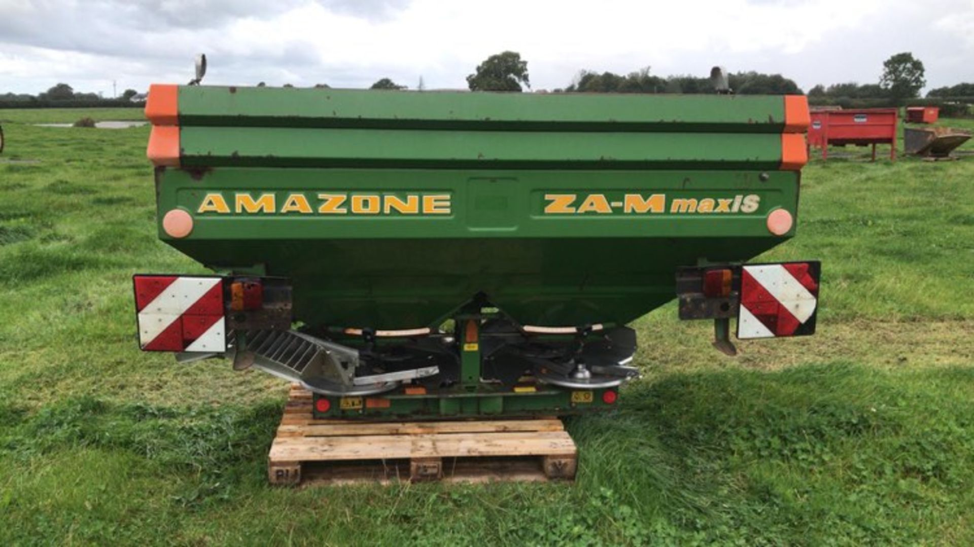 2003 Amazone ZA-M 1500 Maxis Twin Disc Fert Spreader - Image 2 of 2