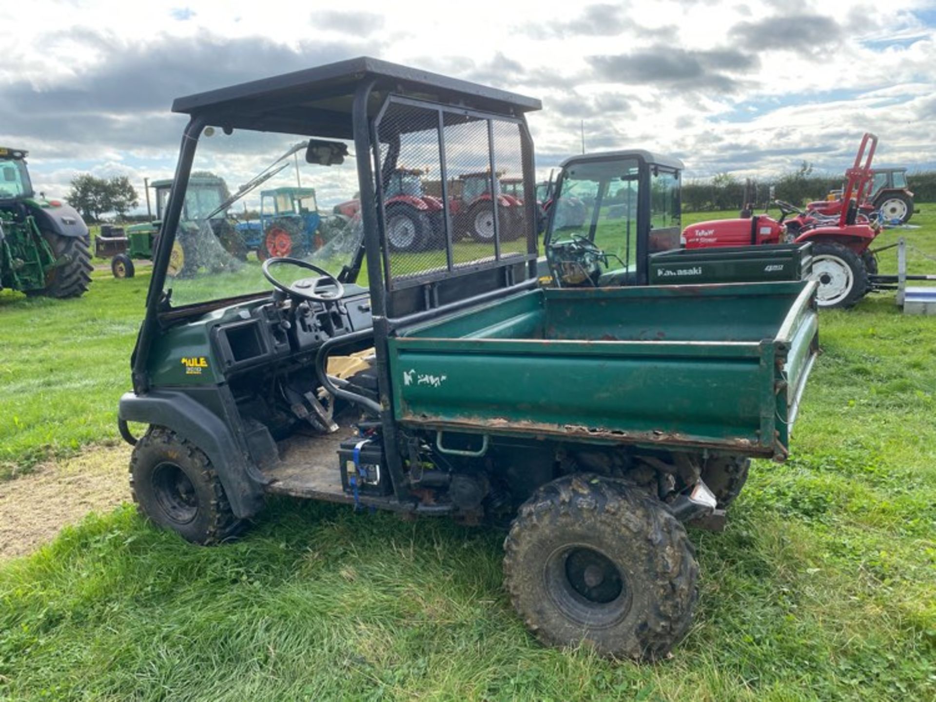 Kawasaki mule 3010 diesel 2007 starts runs drives 4wd and diff lock 2 new front tyres 2813 hours - Image 4 of 5