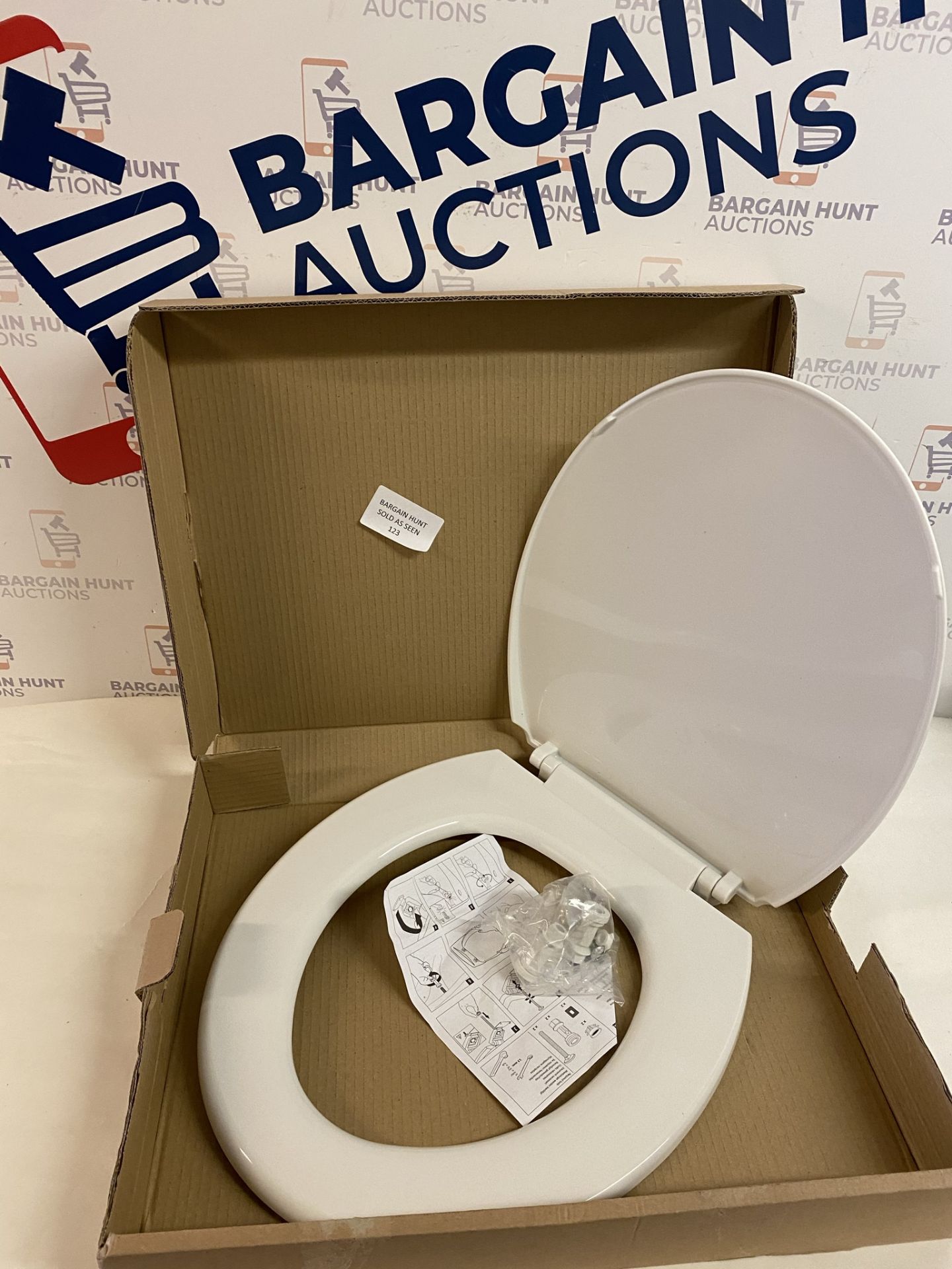 Bemis White Toilet Seat