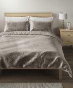 Luxury Velvet Bedding Set, King Size RRP £59