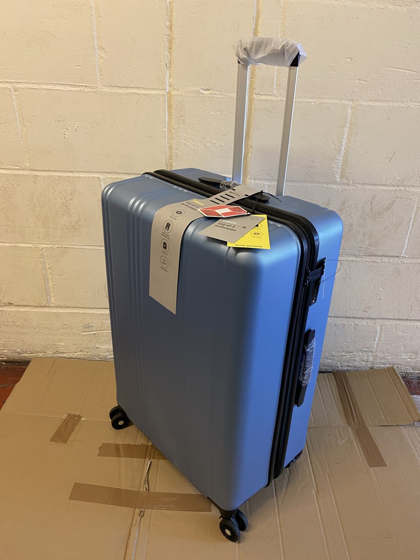 Set of 3 Lisbon Hard Shell 8 Wheel Suitcase, Blue RRP £240 - Image 2 of 3