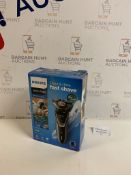 Philips Series 5000 S5530/06 Wet and Dry Men's Electric Shaver RRP £100