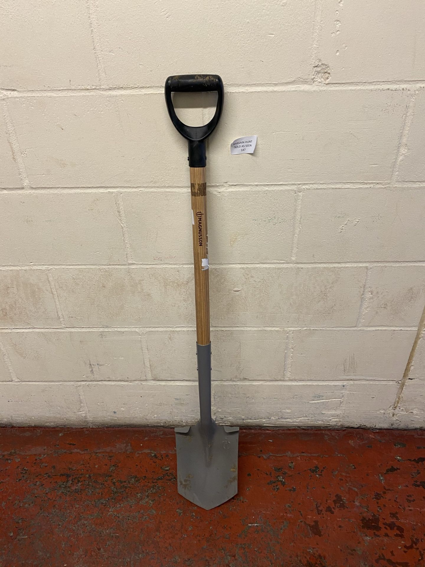 Magnusson Wooden Pointed Spade