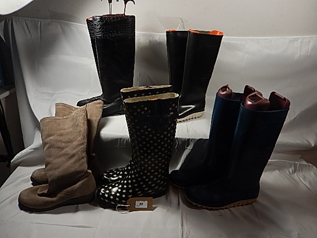 5 pairs of boots all size 4/5 to include vintage St Michael and 3 pairs of wellington boots