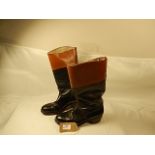 A pair of black/tan real leather hunting style boots - Approx. size 5