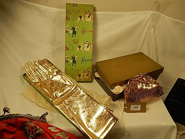 A collection of 5 bags some vintage - to include a hand painted red bag, and a pair of gold gloves - Image 3 of 4