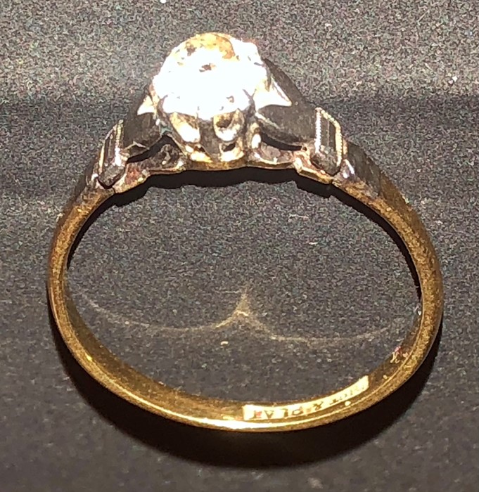 18ct and platinum ring with central diamond 2.47 grams - Image 4 of 4