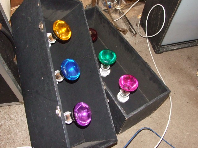 Disco Equipment Speakers , 5 sound to light converter units, 3 reels of cable etc ( whats in the - Image 8 of 13