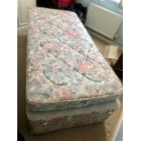 Silent night dreamworld single divan bed with drawers (no headboard )