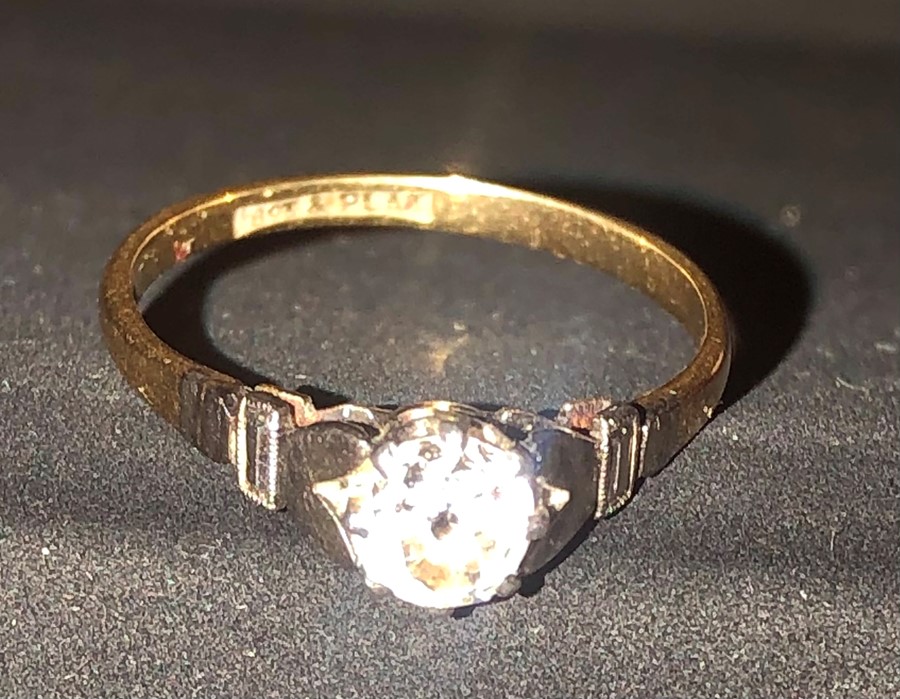 18ct and platinum ring with central diamond 2.47 grams - Image 3 of 4