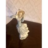 Lladro Spring Breeze 14 inches tall ( perfect )