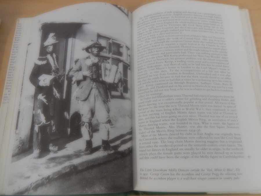 Traditions of East Anglia Robert Simper 1980 with dust jacket - Image 3 of 3