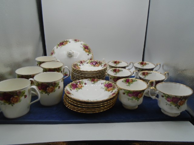 Royal Albert Old Country Roses, fine bone china, very large collection around 100 pieces, - Image 8 of 11