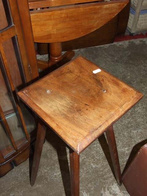 Mahogany Pot Stand 10 x 10 inches 31 tall - Image 2 of 2