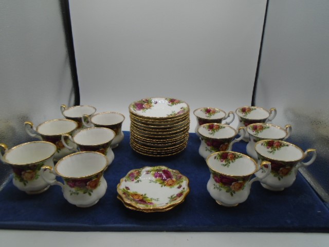 Royal Albert Old Country Roses, fine bone china, very large collection around 100 pieces, - Image 9 of 11