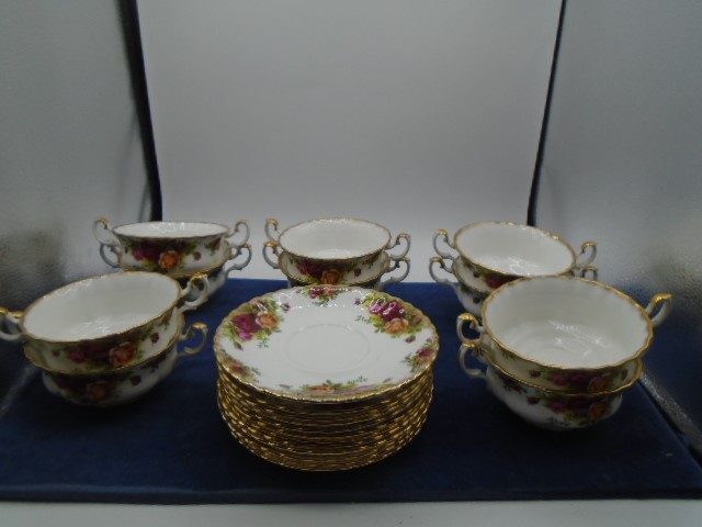 Royal Albert Old Country Roses, fine bone china, very large collection around 100 pieces, - Image 4 of 11