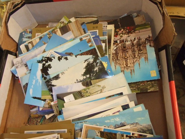 Box of Approx 400 modern postcards - Image 4 of 4