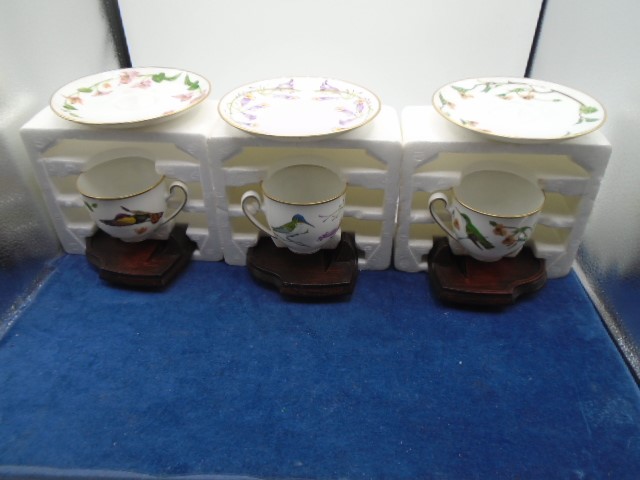 Robin Hin 'hummingbirds of the world' tea cup, saucer and stand collection, 12 in total, all in - Image 4 of 4