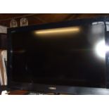 Sony 31 inch TV with remote ( house clearance ) scuff mark at bottom of screen