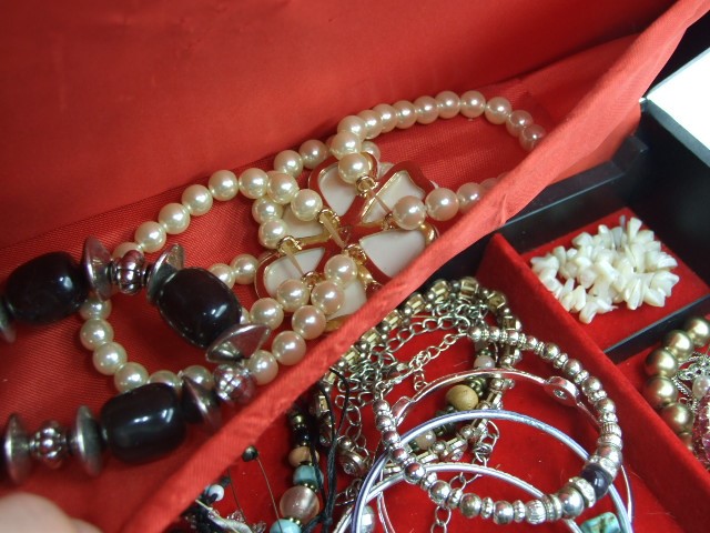 Jewellery Box and Contents - Image 4 of 5