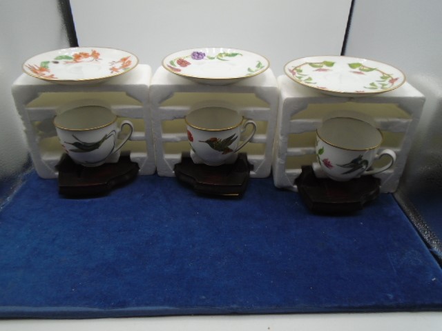 Robin Hin 'hummingbirds of the world' tea cup, saucer and stand collection, 12 in total, all in - Image 3 of 4