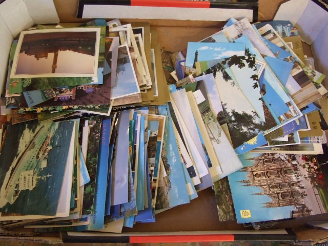 Box of Approx 400 modern postcards
