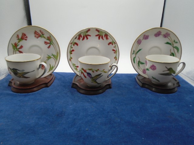 Robin Hin 'hummingbirds of the world' tea cup, saucer and stand collection, 12 in total, all in