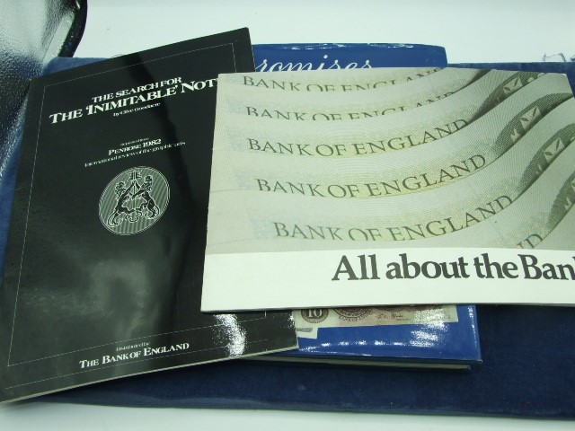 Promises to pay and 4 other banknote books - Image 2 of 3