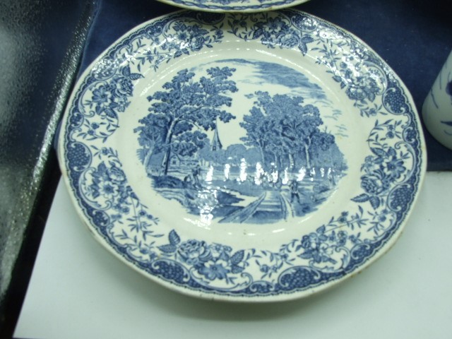 Qty Blue and White China ( some a/f ) - Image 2 of 9