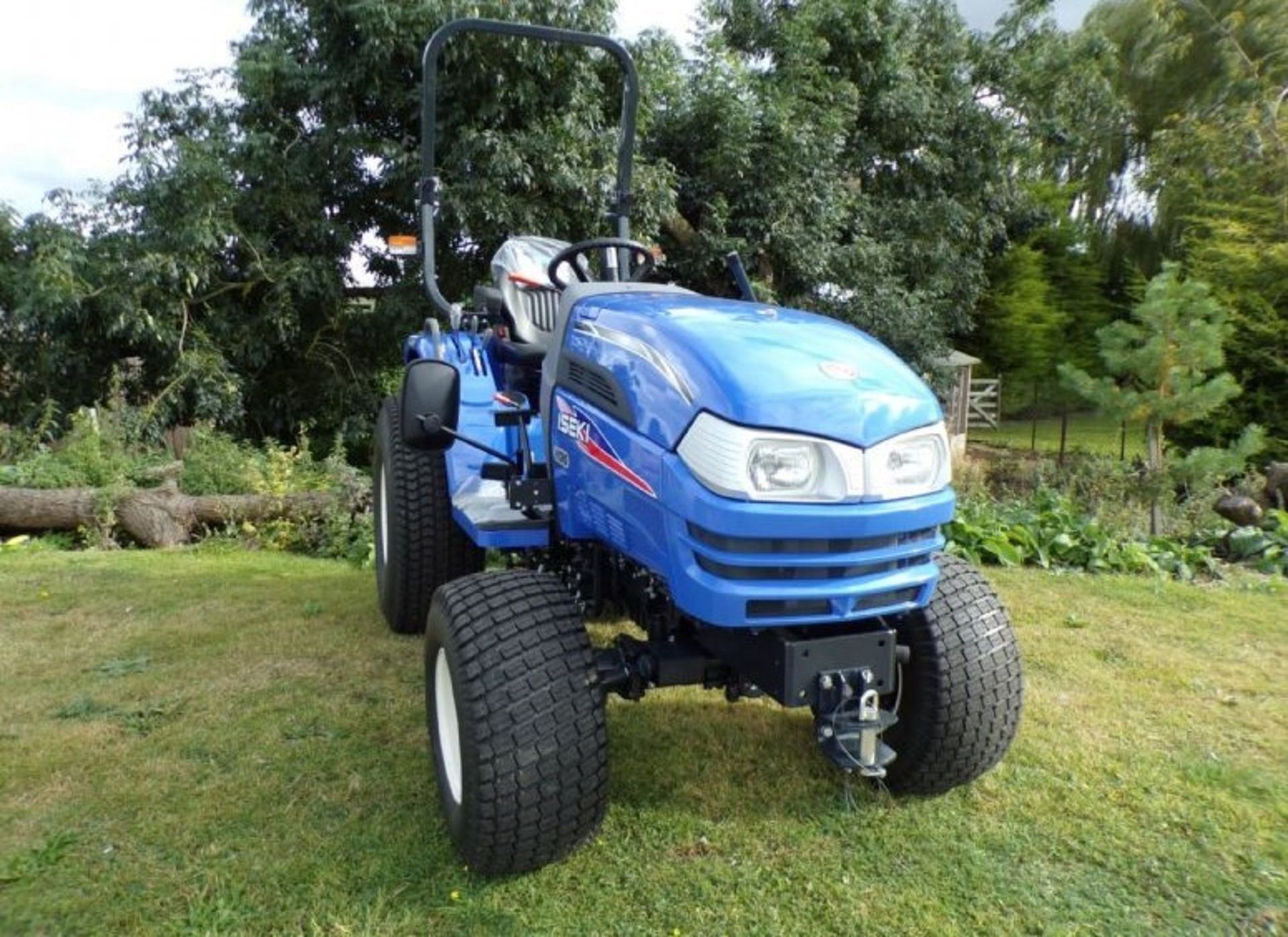 ISEKI TH4335 COMPACT TRACTOR 4x4 hst rops reduced - Image 5 of 6