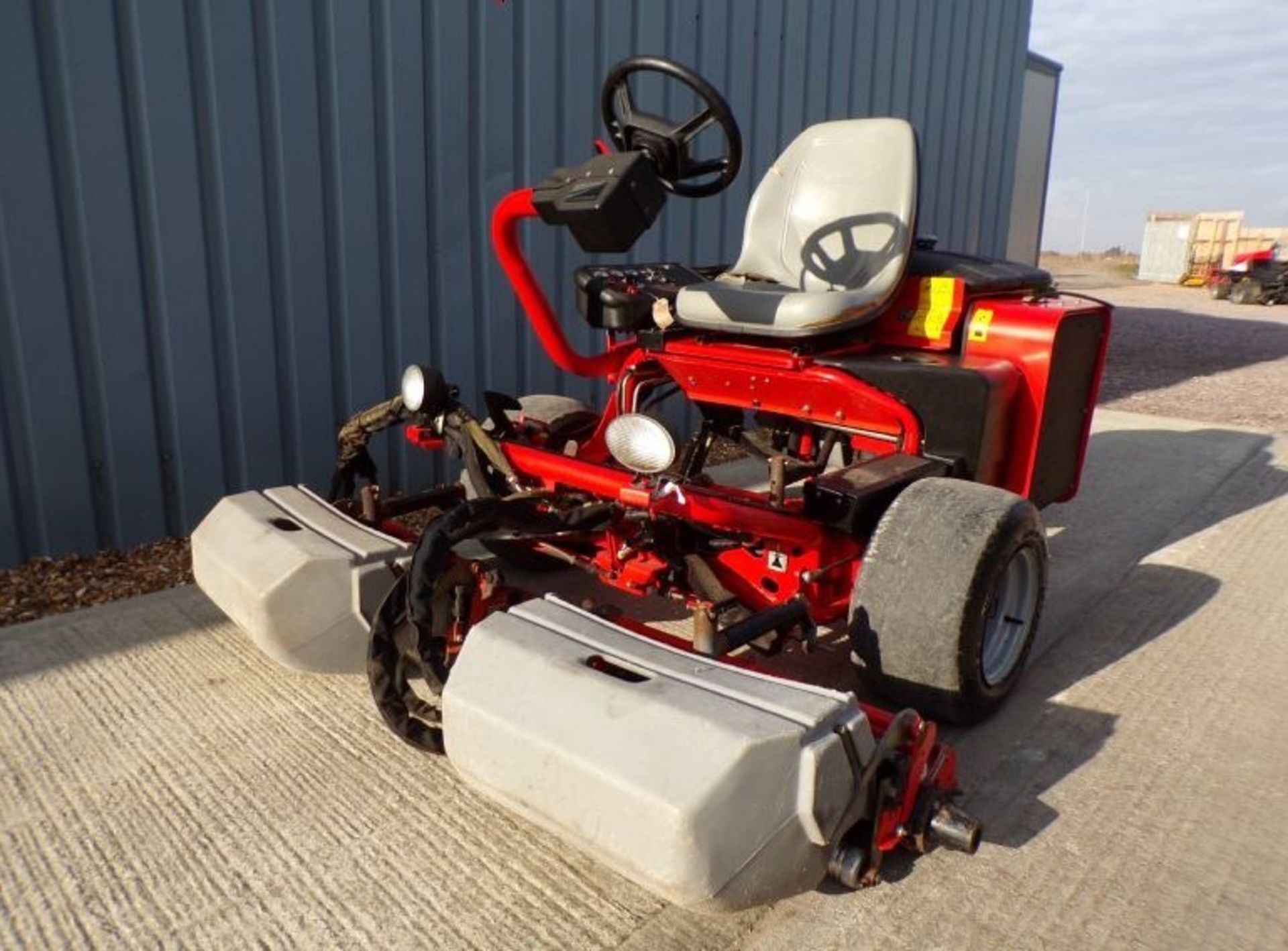 JACOBSEN G PLEX III RIDE ON GREENS MOWER - Image 2 of 6