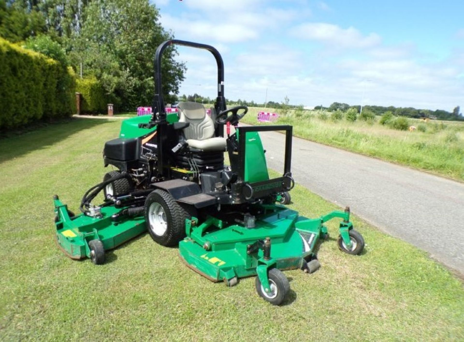 RANSOMES HR6010 RIDE ON MOWER BATWING 4 CYLINDER D