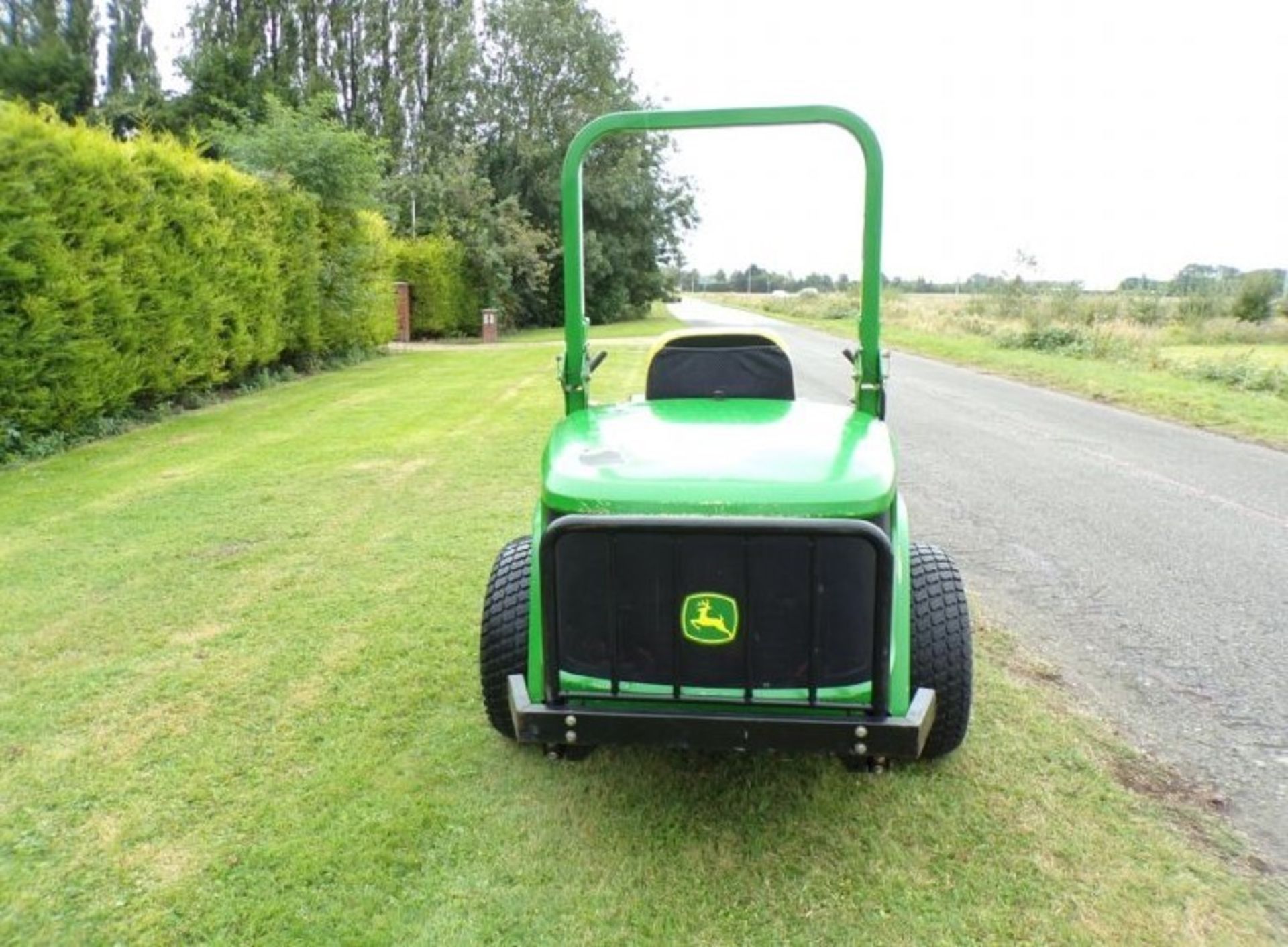 JOHN DEERE 997 ZERO TURN MOWER DIESEL 2WD - Image 3 of 6