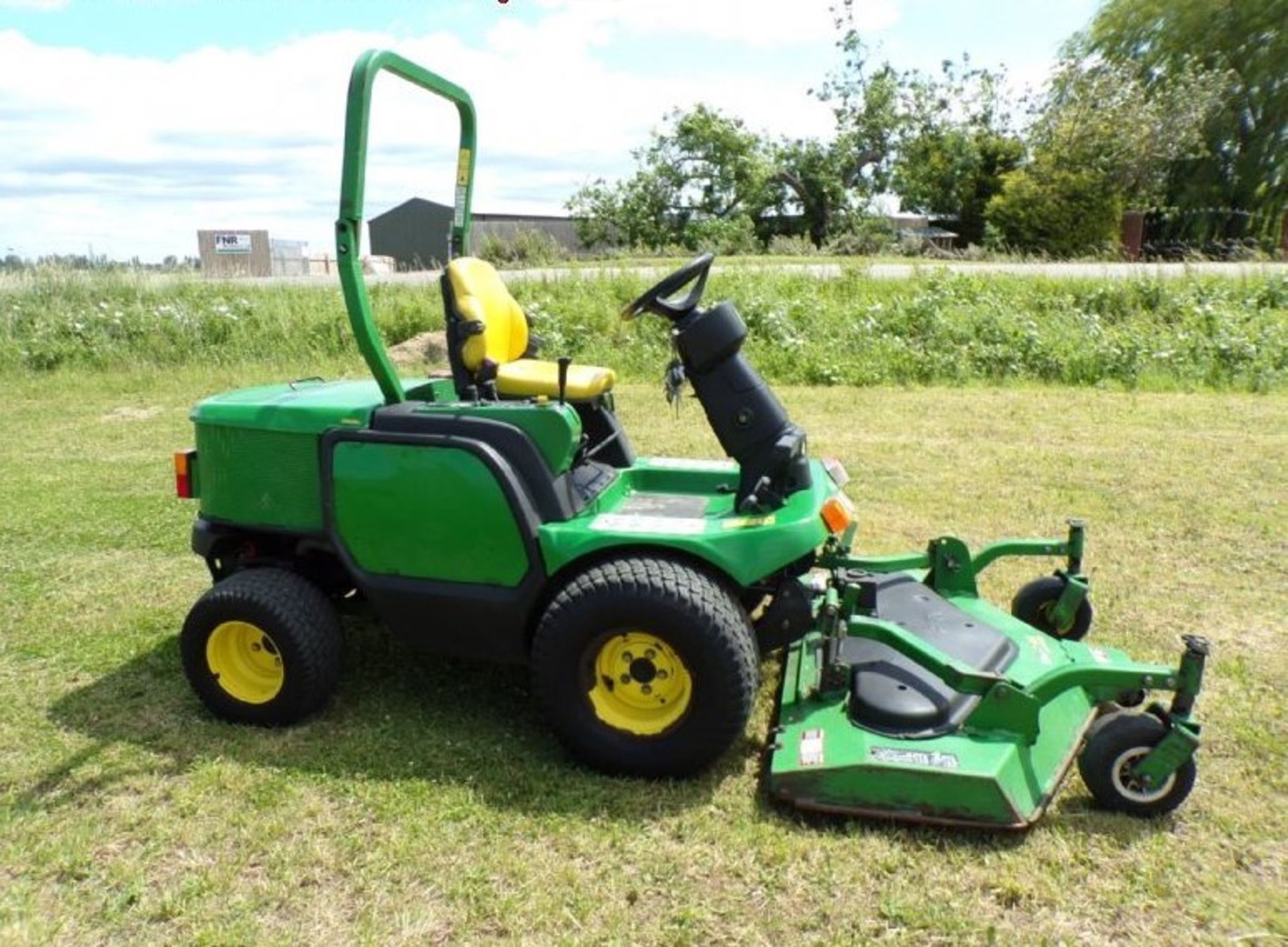 JOHN DEERE 1545 COMPACT MOWER - Image 3 of 6