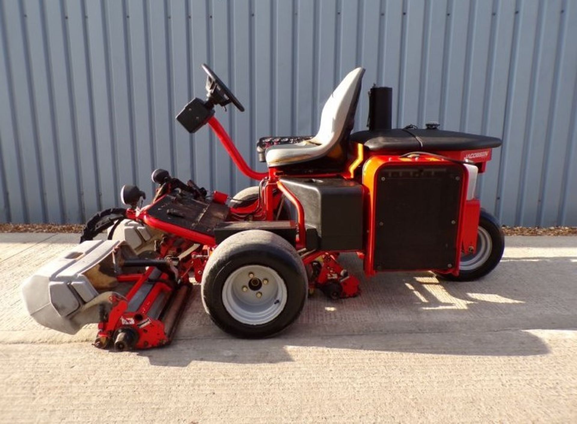 JACOBSEN G PLEX III RIDE ON GREENS MOWER