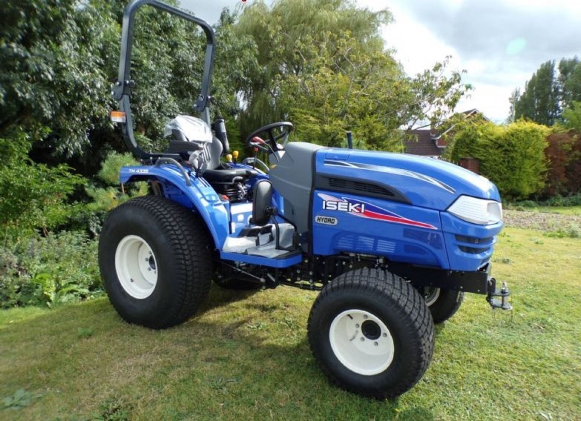 ISEKI TH4335 COMPACT TRACTOR 4x4 hst rops reduced - Image 6 of 6