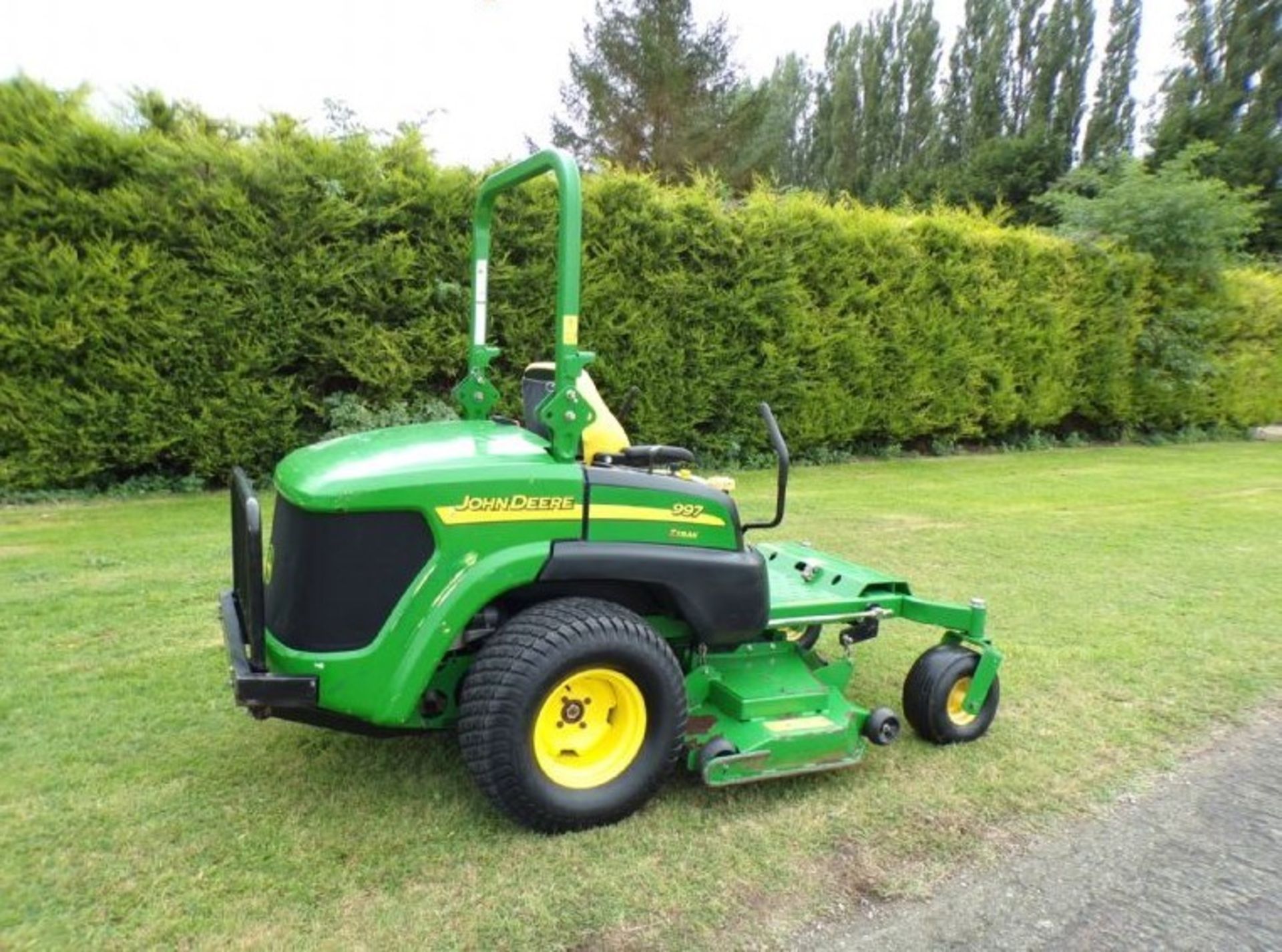 JOHN DEERE 997 ZERO TURN MOWER DIESEL 2WD - Image 6 of 6