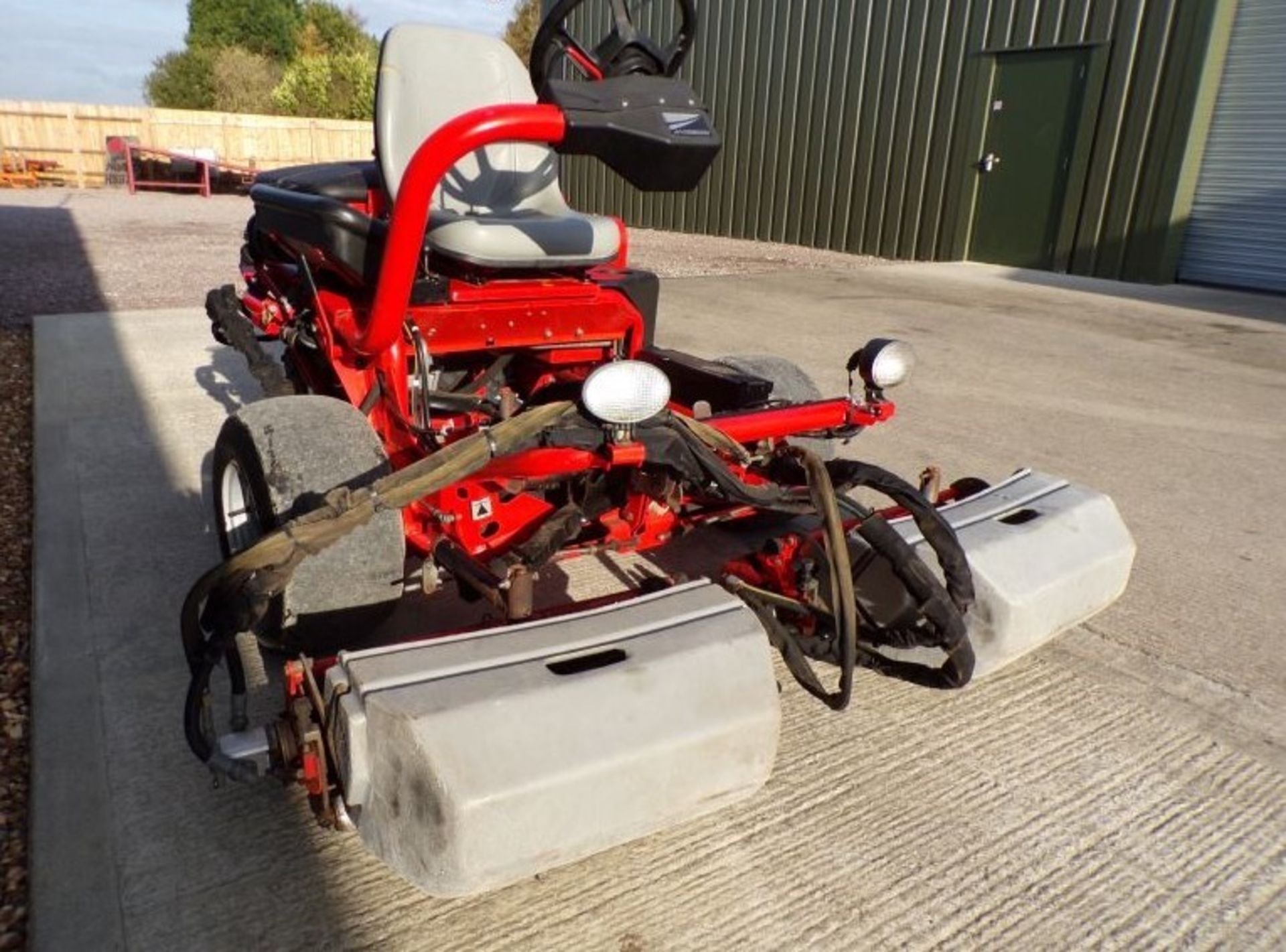 JACOBSEN G PLEX III RIDE ON GREENS MOWER - Image 3 of 6