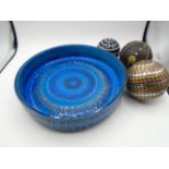 Blue patterned bowl 28cm with 3 decorative balls