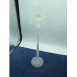 Glass Daffodil and Vase ( daffodil 14 inches long )