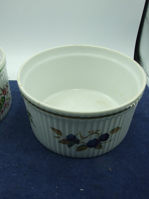 2 Royal Worcester souffle dishes one Evesham one Country Kitchen both 7 x 4 inches - Image 3 of 5