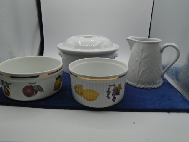 Royal Worcester items, a jug, terrine with lid and 2 bowls