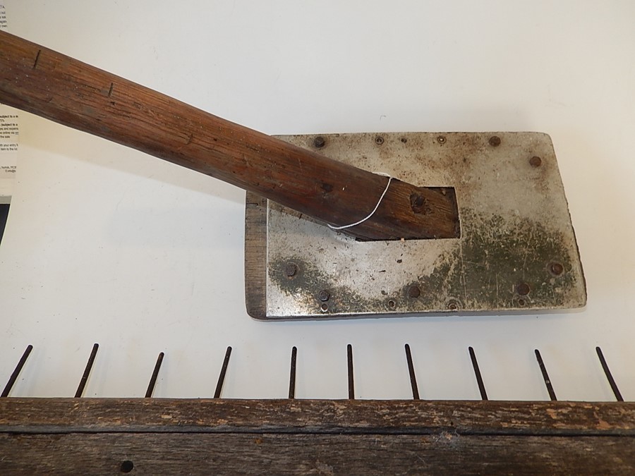 A Thatcher's paddle and Comb - Image 2 of 3